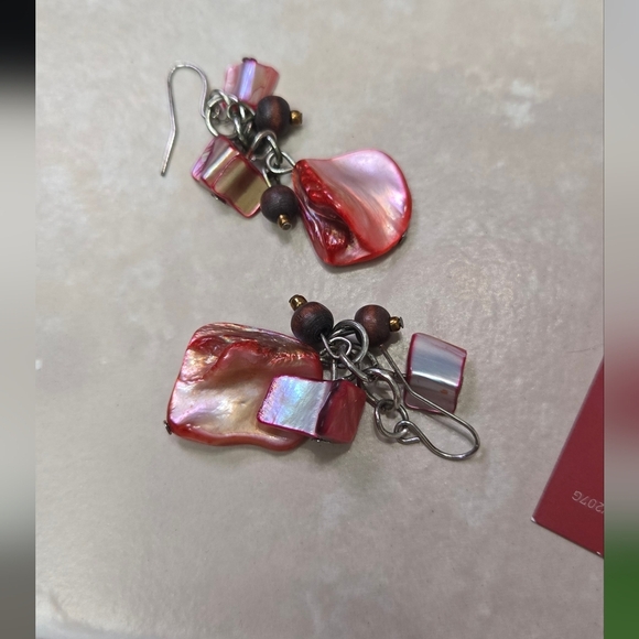 Vintage Handmade Shell and Beads Red Dangle Earrings - Picture 15 of 17